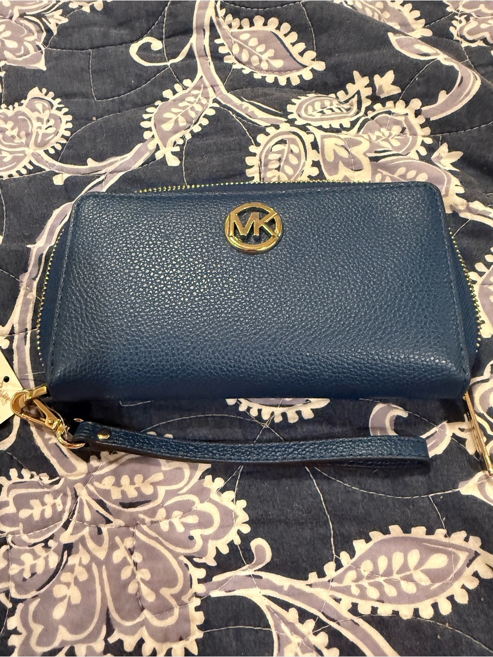 NWT Michael Kors Navy Blue Pebbled Leather Wristlet with Gold MK Logo